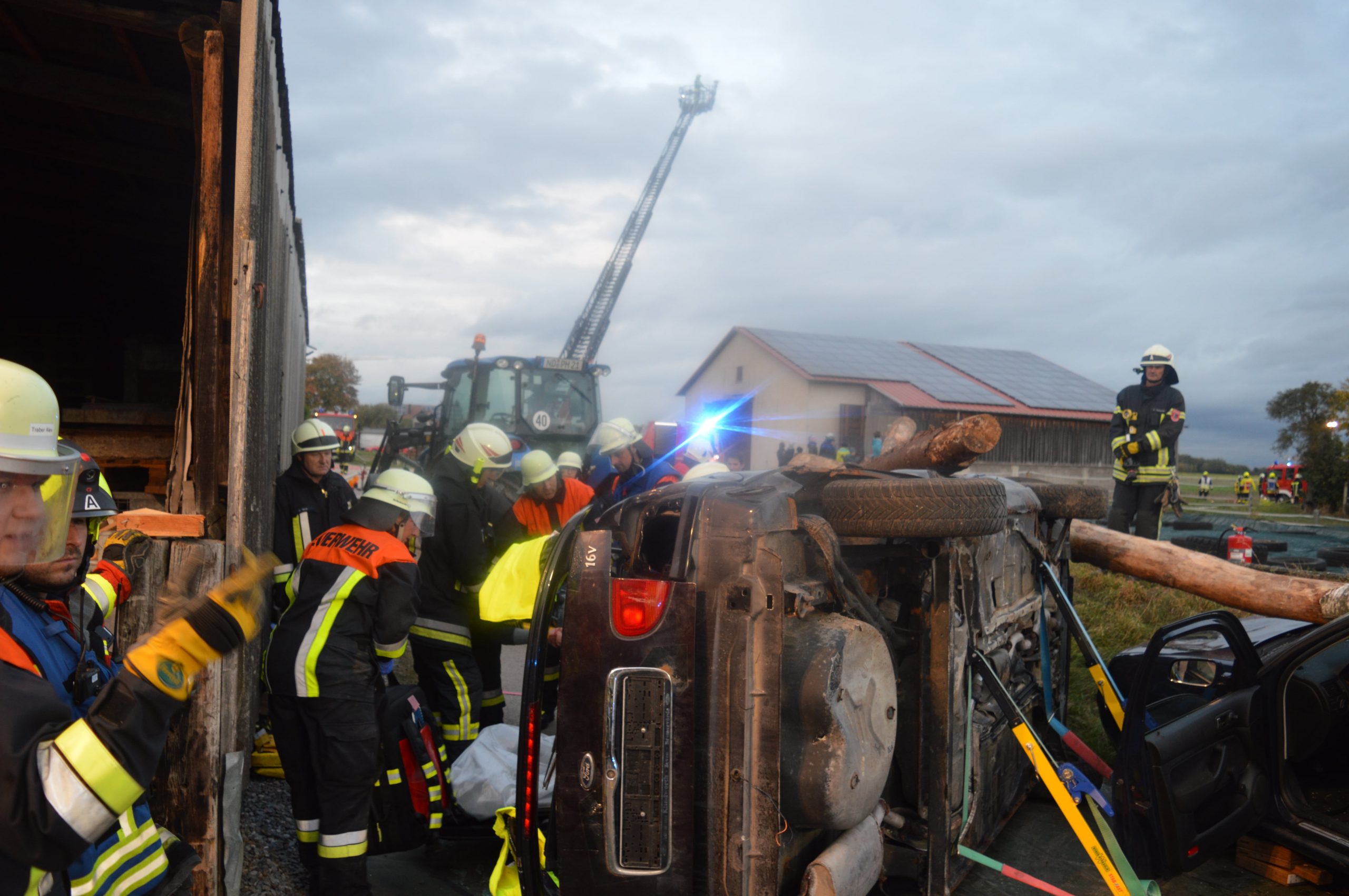 Brandschutzübung in Lichtenau mit vielfältigen Aufgaben für Feuerwehrkräfte